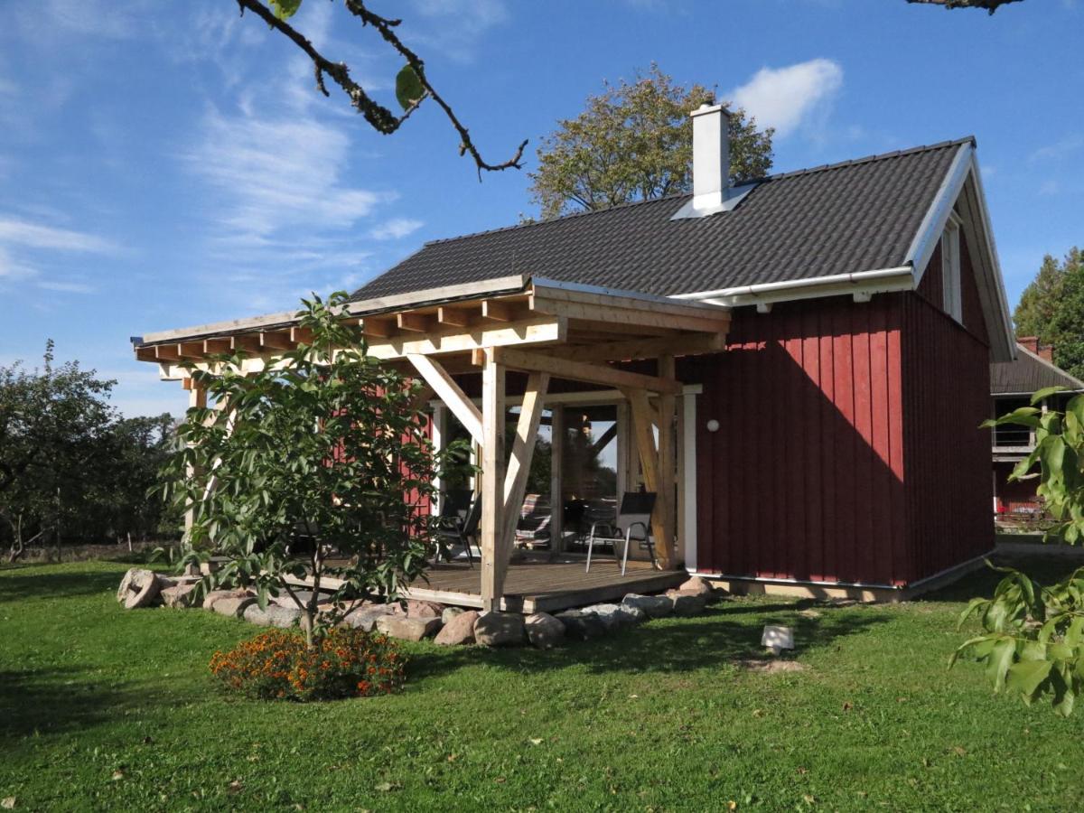 Krusati Mednieki Kalvene旅馆 外观 照片
