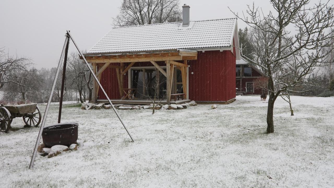 Krusati Mednieki Kalvene旅馆 外观 照片